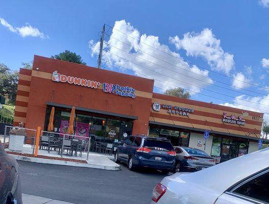 DUNKIN DONUTS + BASKIN ROBBINS same store