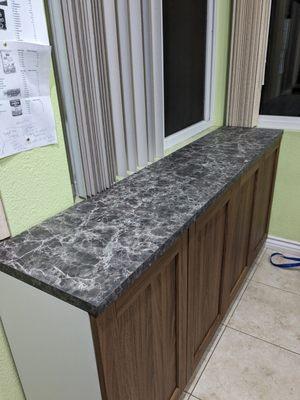 The successfully trimmed countertop