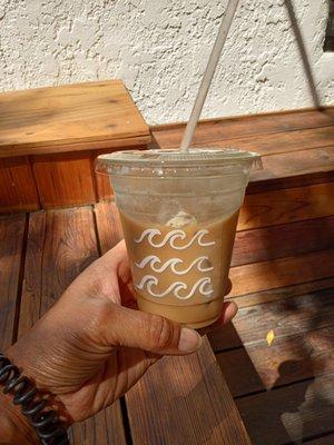 excellent iced lattes here, my favorite is the chicory/cocoa