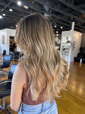 golden blonde balayage