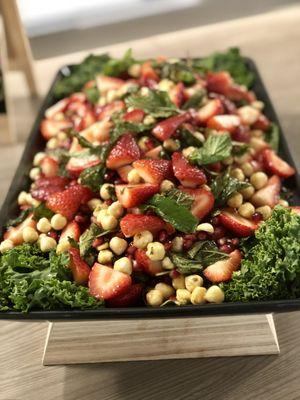 Balsamic Strawberry & Toasted Chickpea Salad. VEGAN & DELICIOUS!