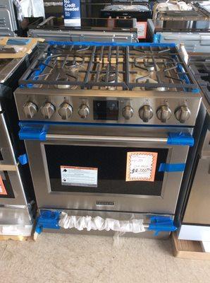 Professional 30" 5.1 cu. ft. Stainless Steel Sealed Burner Natural Gas Slide-In Range