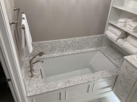 Cambria Sandgate Quartz Tub Surround