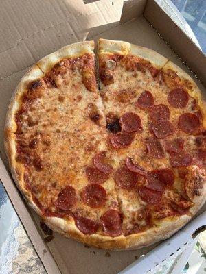 Large pizza - 1/2 cheese 1/2 pepperoni