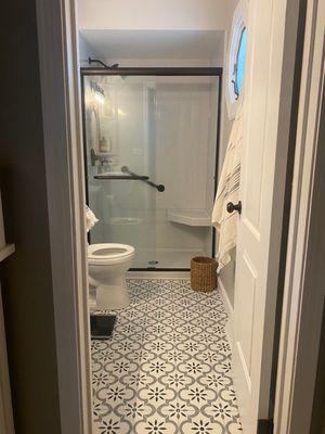 Shower installation