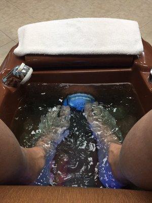 Relaxing pedicure soak