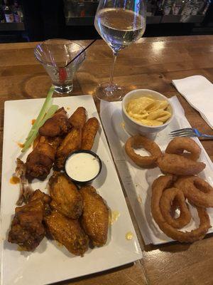 Wings, Onion Rings, Mac & Cheese, Prosecco