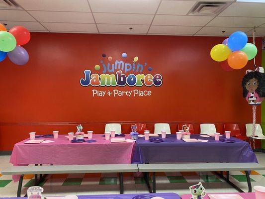 Private Party Room. You pick 2 colors and they set it up. The piñata and centerpieces I brought myself on the day of the party.