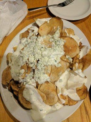 Raw chips with blue cheese