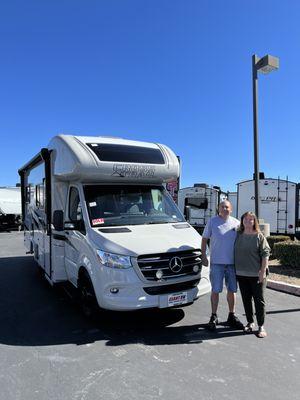 Giant RV Service Center ( Wildomar )