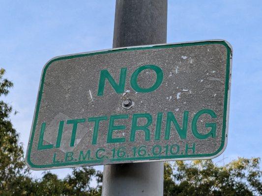 No littering!