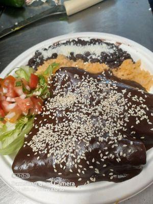 Enchiladas de mole poblano