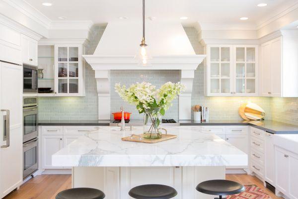 Beautiful modern kitchen. New countertops and backsplash.