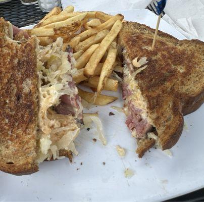 Pastrami reuben - yumm