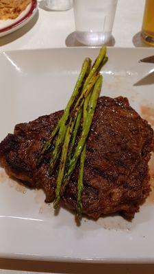 10 oz Ribeye with asparagus