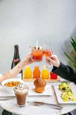 Mimosas, Cocktails & Breakfast