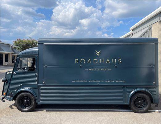 Our mobile cocktail truck is sure to stop everyone who sees it in their tracks.