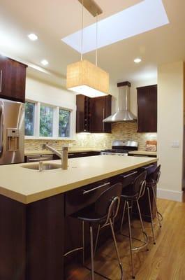 Semi-custom kitchen in Oakland featured in the Rockridge Kitchen Tour. Photography by Hayashi Santaro