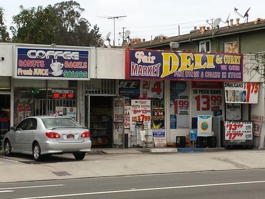 Needs a new sign.  No fresh juice, salads, bagels, or donuts!