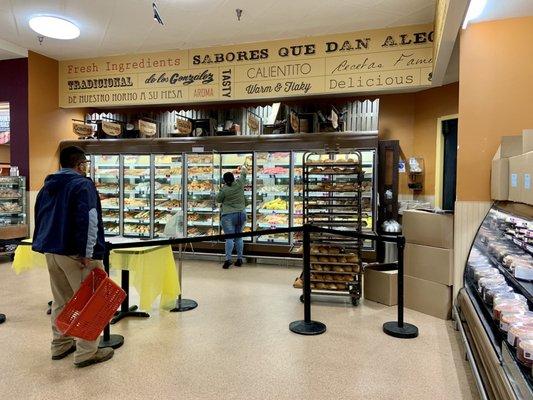 Bakery: for safety, staff pull out the goods for you