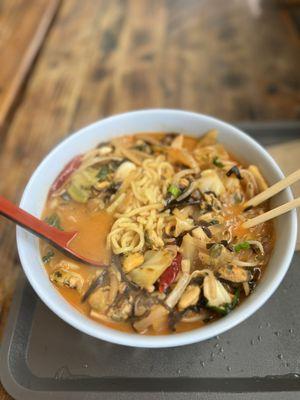 Thick jjampong noodles