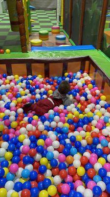 Any age ball pit