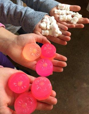 Kids have a blast making soap, bath bombs, lip balms, and more in our mini camps and birthday parties!