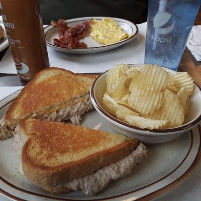 Tuna Melt & Chips  EXCELLENT