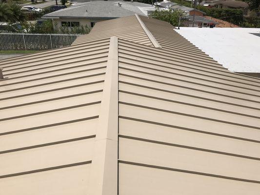 Standing Seam 1.5                 Color: Sierra Tan