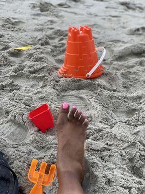 Nora did my pedicure before I went to the beach.