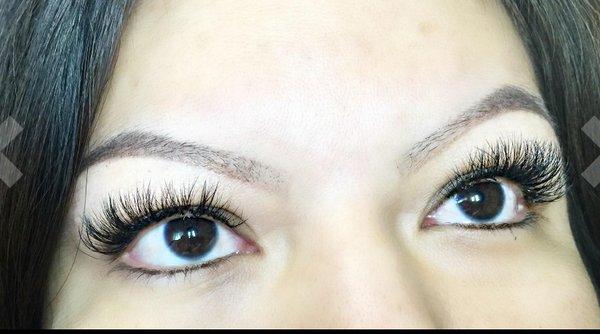 Natural looking Eyelash Extensions done by Noor