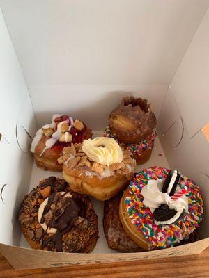 6 Pack Mixed Donuts