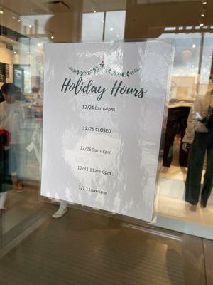 Holiday hours 2023