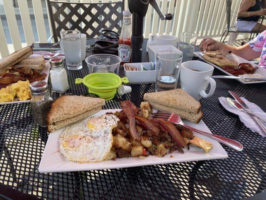 Breakfast at Butler House