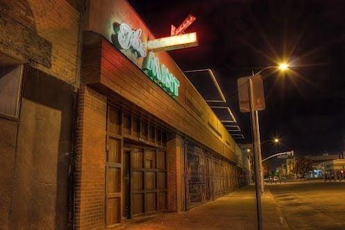 This is a great picture of the mint bar at night.