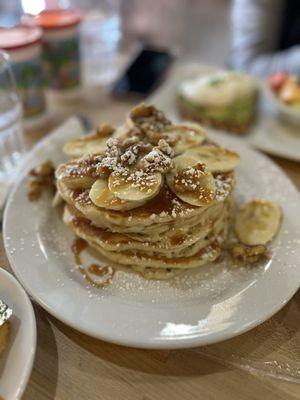 Banana caramel pancakes