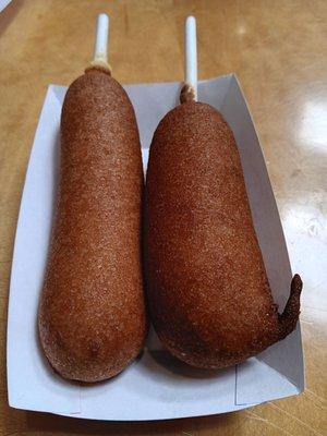 10/05/2024.  Beef corn dog and jack cheese (2 for $7.99):  fair food at the mall!