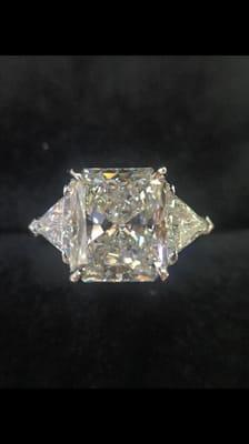 3-Stone Platinum Engagement Ring 4.00 Ct. GIA Certified F Color, VS2 Clarity, Original Radiant Cut Diamond.