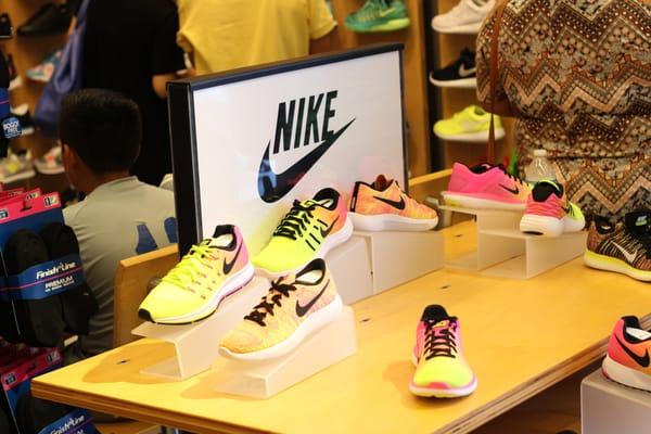 Some nice free runs/running shoes on display