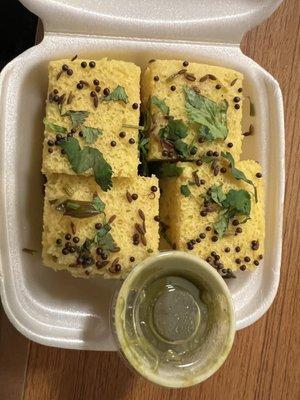 The BEST Khaman Dhokla (4 pcs)