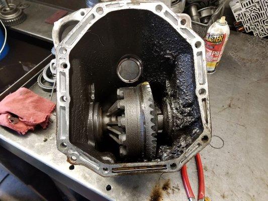 A Subaru front differential with no oil