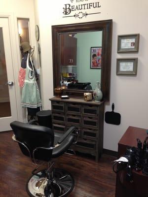 Cute salon set-up!