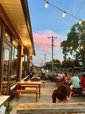 Folk Restaurant in East Nashville - Great for Groups!