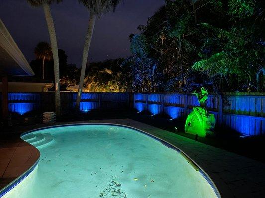 Looking for enhance your landscaping at night? Do not hesitate in call us, we can do a really good illumination work!!