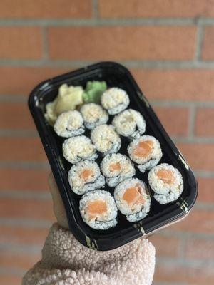 Spicy salmon and spicy scallop roll