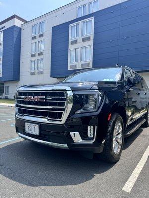 GMC DENALI 2023 
RIDE IN STYLE LIMO