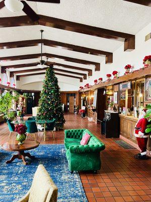 The coffee shop and lobby of the El Fidel hotel.