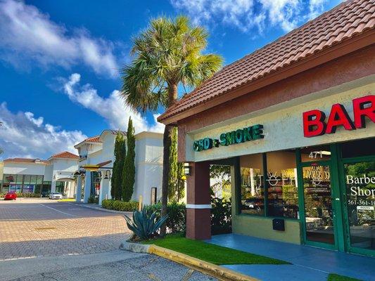 LiftOff Cannabis Boutique x Smoke Shop viewed from outside. 
 Source of: Delta 8 THC / CBD / Vape / Nicotine / FUME / HQD / Cigars / Tobacco