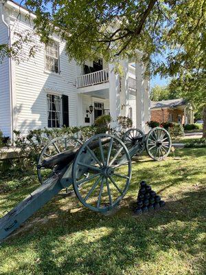 Lotz house with cannons