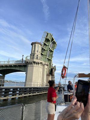 Raising of the draw bridge